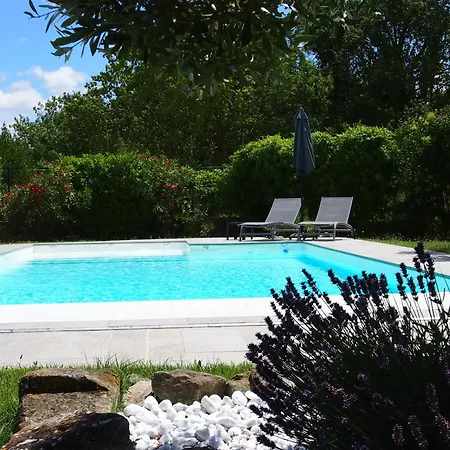 Chez Francis & Valerie Holiday home