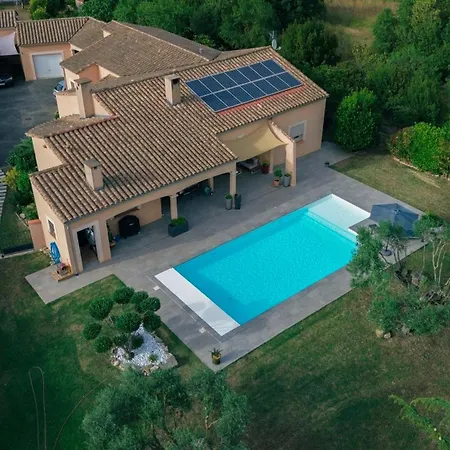 Chez Francis & Valerie Holiday home