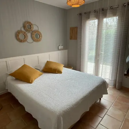 Chez Francis & Valerie Holiday home